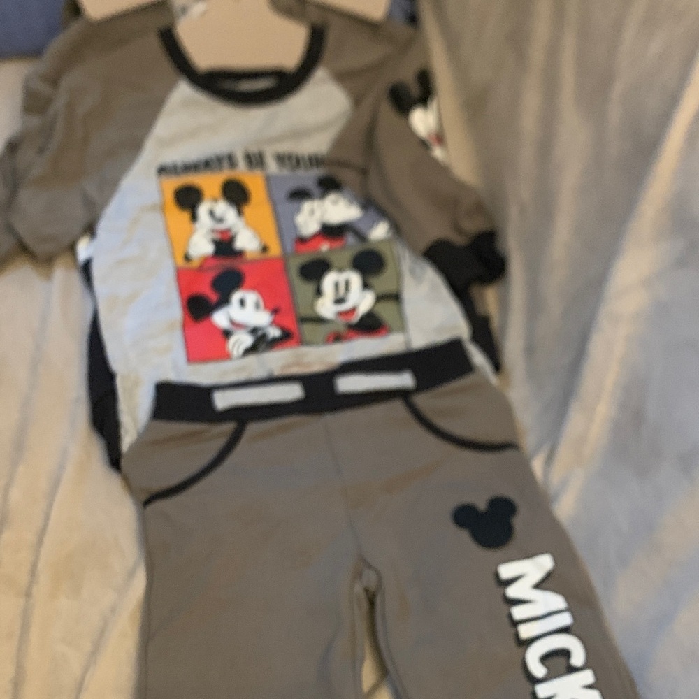 3 Pieces Mickey Mouse Graphic  jacket with hoodie,T-Shirt and Pants Set